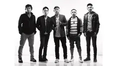 Lewat vokal Pasha yang khas, lagu-lagu Ungu sukses besar di pasaran.