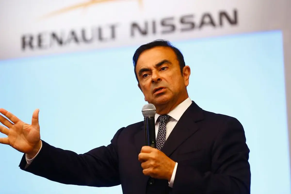 Nissan Malah Senang Mobil Listrik Tesla Laris