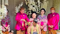Putra bungsu Presiden Joko Widodo atau Jokowi, Kaesang Pangarep menggelar prosesi siraman menjelang pernikahannya. (Istimewa)