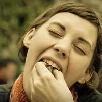 Ingin menurunkan berat badan tanpa mengontrol nafsu makan? Bisa banget!