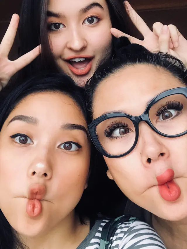 [Bintang] Salwa Muchtar, Stephanie Dougharty, dan Salma Muchtar