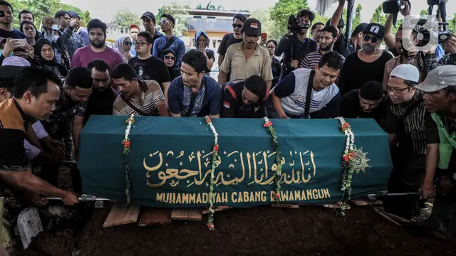 Suasana Haru Warnai Pemakaman Cecep Reza