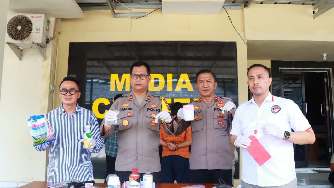 Ungkap kasus pembongkaran industri rumahan pembuatan sabu di Lampung Timur. Foto : ( Humas Polres Lampung Timur)