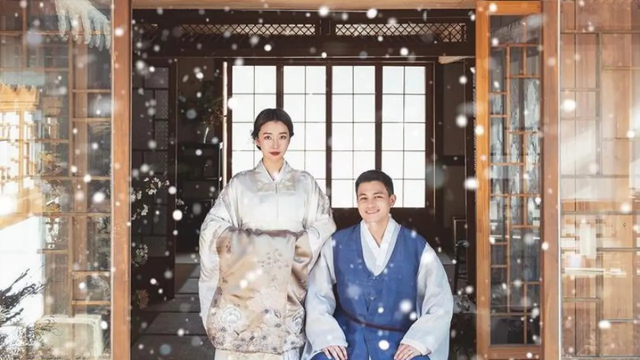 7 Potret Prewedding YouTuber Sunny Dahye, Berbalut Hanbok hingga Gaun Klasik