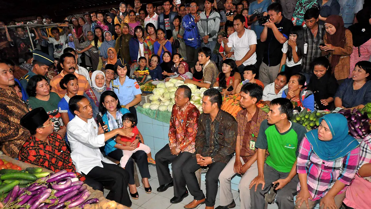 Jokowi Jelaskan Langsung ke Warga Riau Alasan Harga BBM Naik