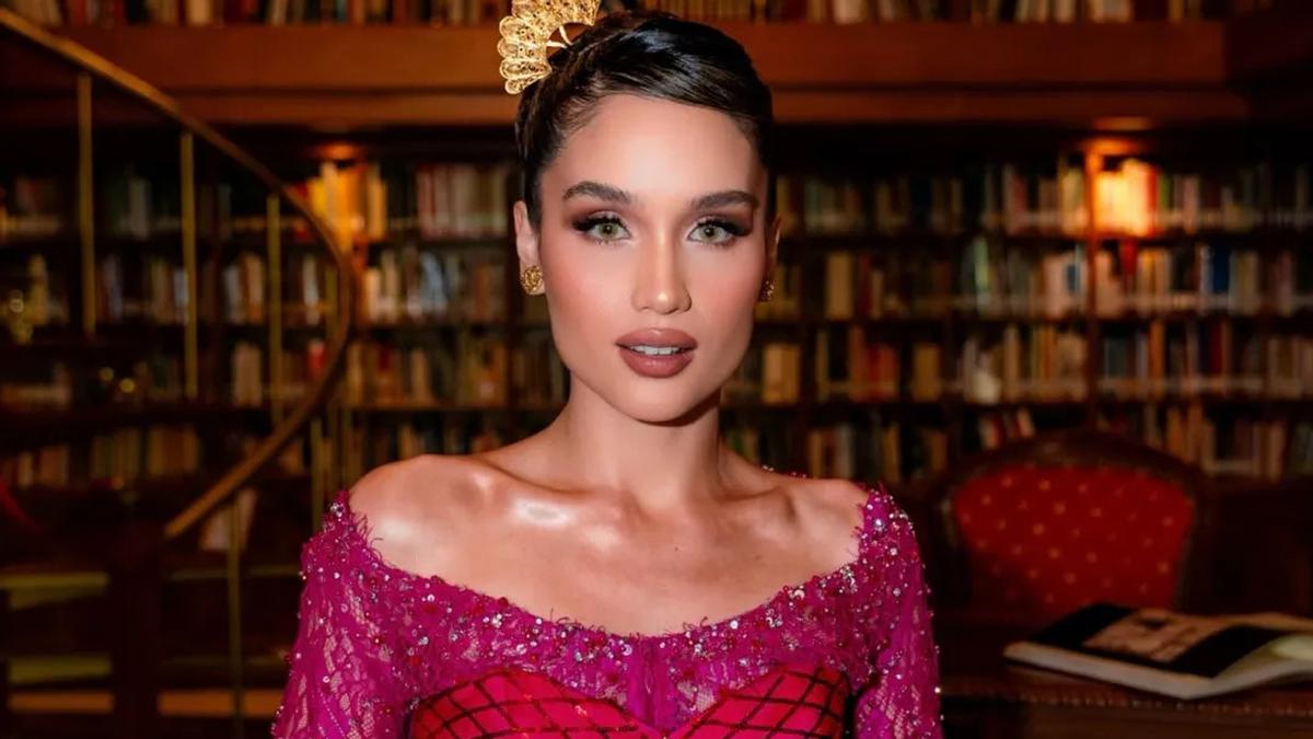 6 Pesona Kartini Masa Kini, Cinta Laura Tampil Memukau dalam Balutan Kebaya Modern di Hari Kartini