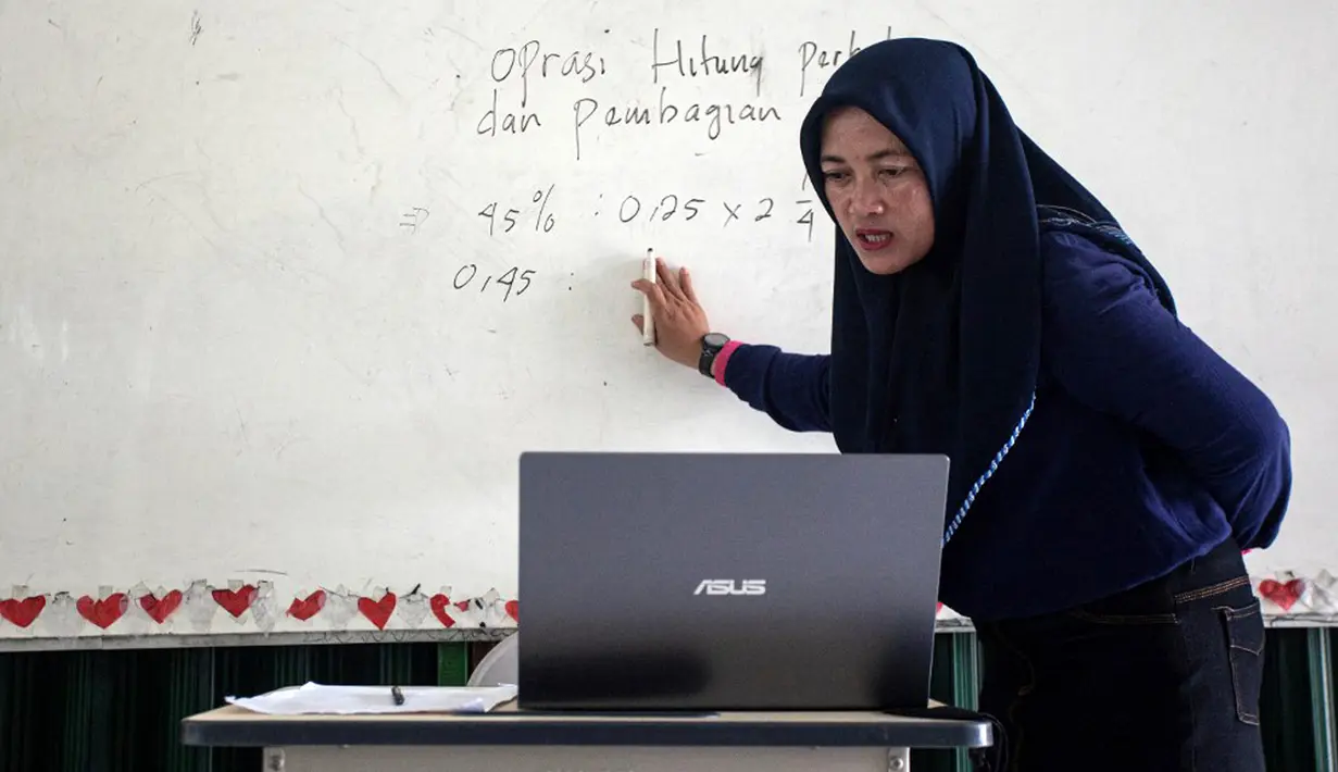 Adapun surat edaran tersebut dibuat untuk menindaklanjuti Surat Kepala Dinas Kesehatan Kota Palembang 443/6272/DINKES/2023, perihal kewaspadaan dan kesiapsiagaan dampak buruk kabut asap dan kewaspadaan dini dengan terkait perubahan iklim El Nino. (Al ZULKIFLI/AFP)