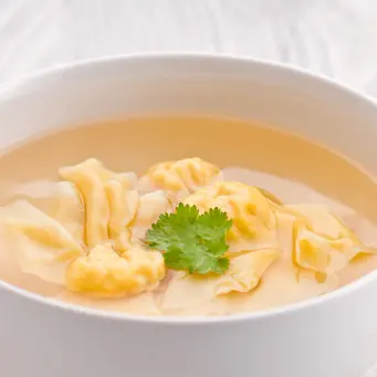 Resep Pangsit Kuah Keju Lumer Hangat./Copyright depositphotos.com/a41cats