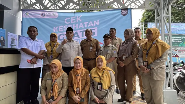 Wamenag Romo HR Muhammad Syafi'i saat hadiri program Cek Kesehatan Gratis yang dimulai Senin (10/2/2025) di Puskesmas Pasar Minggu, Jakarta Selatan.