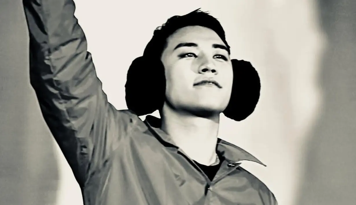 Seperti diketahui, Seungri BigBang sudah pernah merilis album solo yang berjudul Let's Talk About Love pada 2013 lalu. (Foto: instagram.com/seungriseyo)