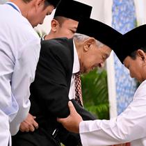 Mantan Menteri Agama Quraish Shihab bertemu dengan Presiden Prabowo Subianto pada peringatan Nuzulul Qur'an di Istana Negara Jakarta, Selasa (10/3/2026). (Foto: Biro Pers Sekretariat Presiden).