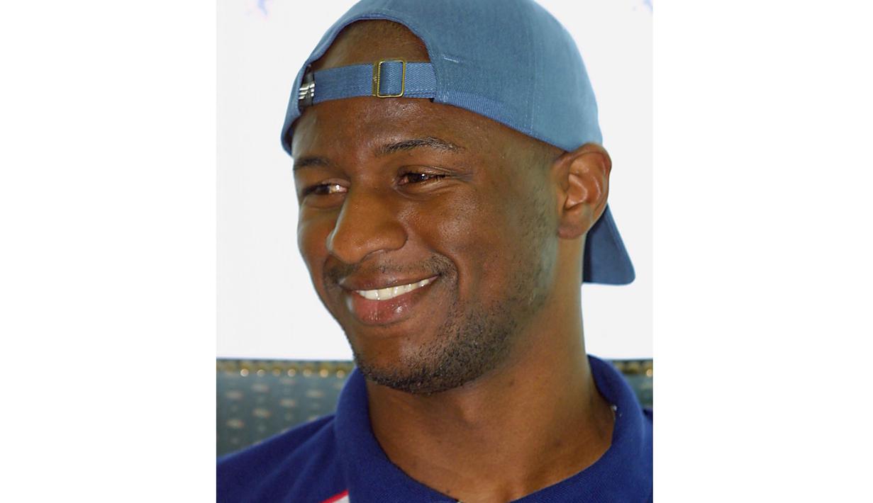 Patrick Vierra, gelandang asal Prancis ini terlibat dalam beberapa pertengkaran, salah satunya dengan Roy Keane saat Arsenal melawan Manchester United pada Liga Premier Inggris. (AFP/Francois Xavier Marit)