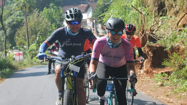 Cerita Seru Nirina Zubir Mengikuti Tour de Borobudur 2020