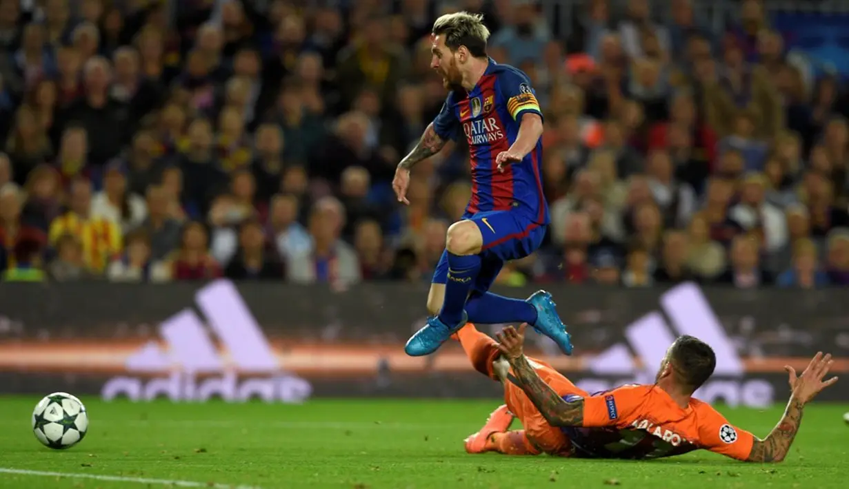 Secara keseluruhan kompetisi di level Eropa, Ronaldo mengumpulkan 98 gol dan 92 gol milik Messi. (AFP/Lluis Gene)