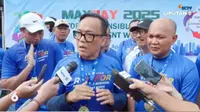 Wakil Menteri Tenaga Kerja (Wamenaker) Immanuel Ebenezer Gerungan menanggapi fenomena ribuan Pegawai Negeri Sipil (PNS) yang mengundurkan diri, serta maraknya narasi tentang sulitnya mencari pekerjaan di Indonesia. Ia menilai narasi tersebut tidak sepenuhnya akurat. (Sumber: kanal YouTube Liputan6 SCTV)