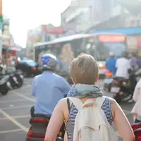 Ilustrasi Solo Traveler | unsplash.com/@airguitarbandit