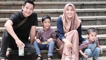 Anak Belajar Dari Rumah Dude Harlino Dan Alyssa Soebandono Sempat Kesulitan News Entertainment Fimela Com