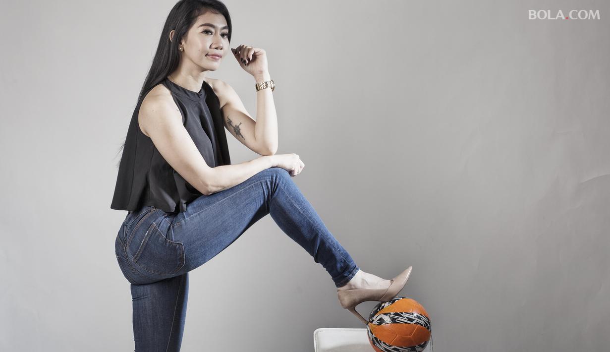 Fithri Syamsu atlet futsal Indonesia, dalam sesi foto setelah acara KLY Lounge di Redaksi KLY, Rabu (28/11/2018) Jakarta. (Bola.com/Peksi Cahyo)