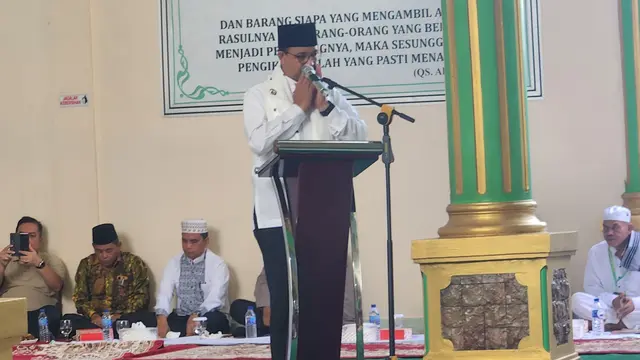 Anies Baswedan menghadiri peringatan Haul Guru ke-21 Saidi Syekh H Amir Damsar Syarif Alam di Pondok Pesantren Persulukan Thariqat Naqsyabandiyah Jabal Qubis, Deli Serdang,