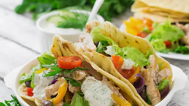 Resep Chicken Taco Salad Sehat untuk Diet yang Lezat dan Bikin Kenyang Lebih Lama
