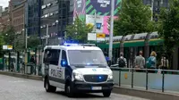 Polisi Finlandia berpatroli dekat lokasi penikaman (Foto:AFP)