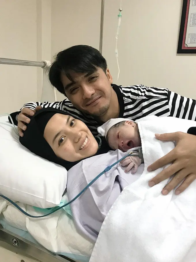 [Fimela] Keluarga Ricky Harun