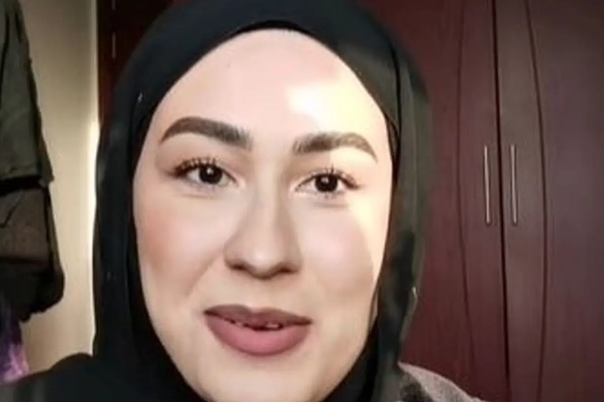 Seorang Wanita Ungkap Gaya Hijabnya Saat Masih Remaja, Ukurannya Sukses Bikin Kaget