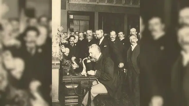 Alexander Graham Bell di New York. (Sumber Library of Congress)