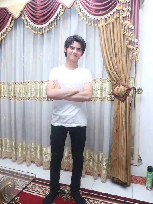 Pasca sembuh dari penyakit yang dialaminya, Aliando Syarief yang kerap disapa Ali ini berniat untuk menggemukan badannya. Namun tak hanya tubuh saja yang ingin ia gemukkan, untuk rezeki pun juga. (Andy Masela/Bintang.com)