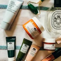 Penggunaan bahan aktif yang berlebihan menyebabkan kerusakan pada skin barrier. (Foto: Unsplash/michela ampolo)