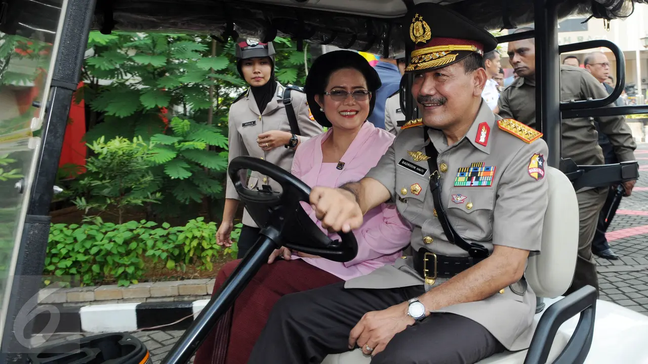 20160714-Badrodin Haiti Serahkan Tongkat Komando Kapolri ke Tito Karnavian-Jakarta