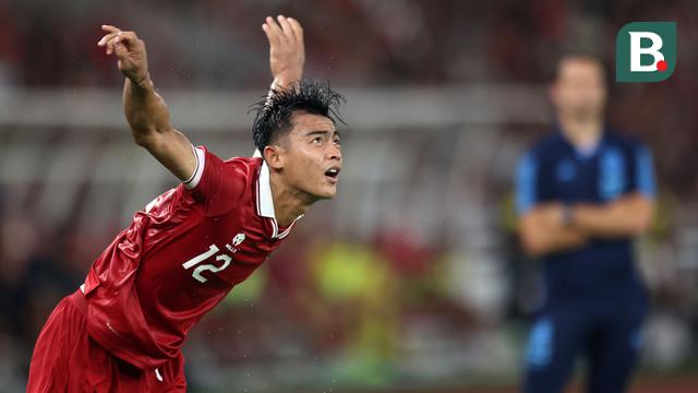 Foto: Menilik Kembali Lemparan Maut Pratama Arhan, Sukses Berikan Ancaman di Muka Gawang Emiliano Martinez