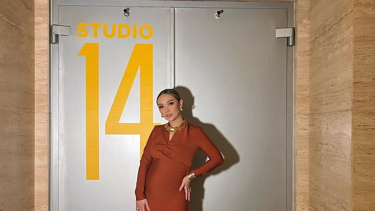 Baby bump Zaskia Gotik yang hamil anak kedua (Foto: Instagram @zaskia_gotix)
