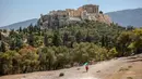 Kementerian Kebudayaan baru saja mengumumkan penutupan darurat Parthenon yang berusia 2.400 tahun itu beberapa jam sebelumnya. (Aris Oikonomou / AFP)