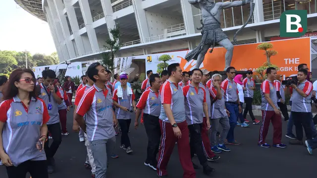 Kepolisian Republik Indonesia (Polri), Pusat Pengelola Kompleks GBK (PPK GBK), dan Indonesia Asian Games 2018 Organizing Committee (Inasgoc), menggelar olahraga jelang Asian Games 2018 Jakarta-Palembang di SUGBK, Senayan, Jakarta, Jumat (13/4/2018)