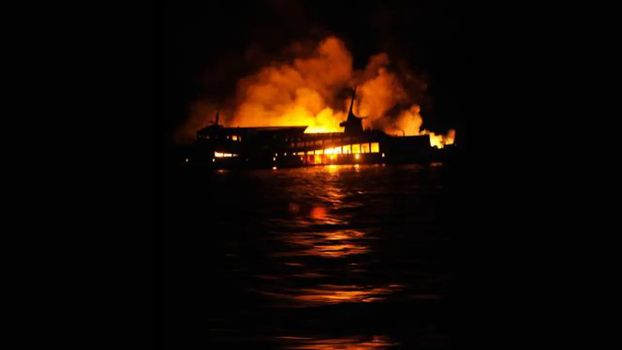 Kapal terbakar