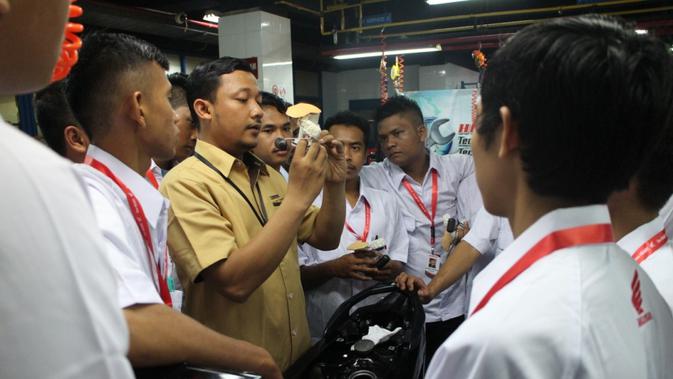 Begini Cara Honda Cetak Pengusaha Bengkel Motor Jempolan Otomotif Liputan6 Com
