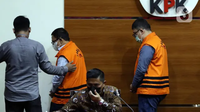 KPK Tahan Dua Tersangka Suap Bupati Mamberamo Tengah