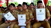 PNS Pemprov Bengkulu meneken Pakta Integritas menjaga moral (Liputan6.com/Yuliardi hardjo Putro)