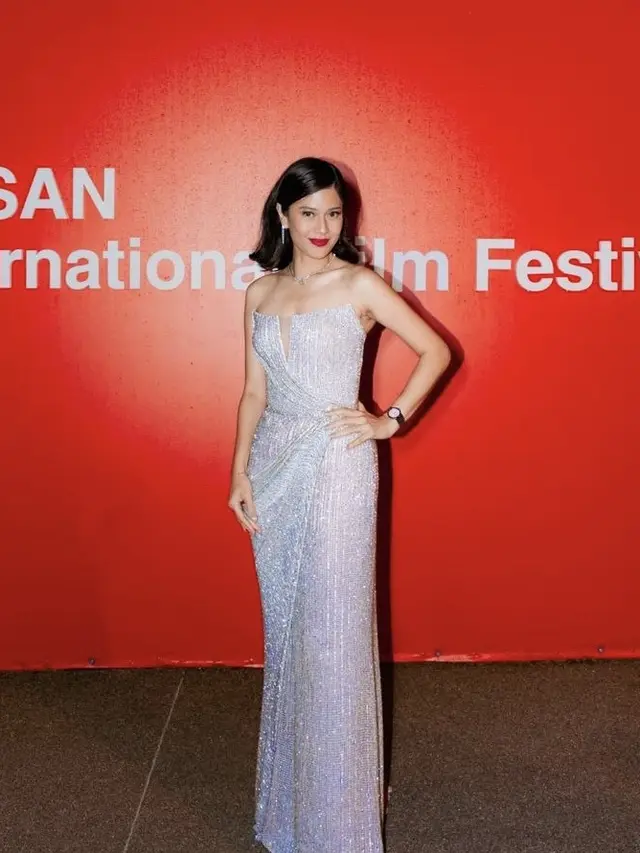 Dian Sastrowardoyo di Busan International Film Festival. [@armanfbian]