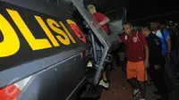 Skuat PBFC Menumpang Rantis Tinggalkan Markas Persib