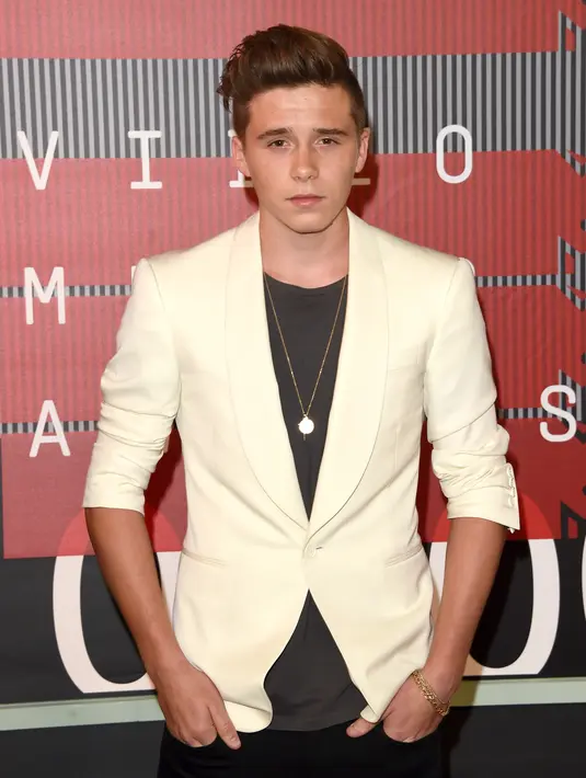 "Aku gemar melakukan rutinitas olahraga seperti gym dan skateboard, agar tubuhku terlihat kekar dan bugar," ungkapnya. (AFP/Bintang.com)