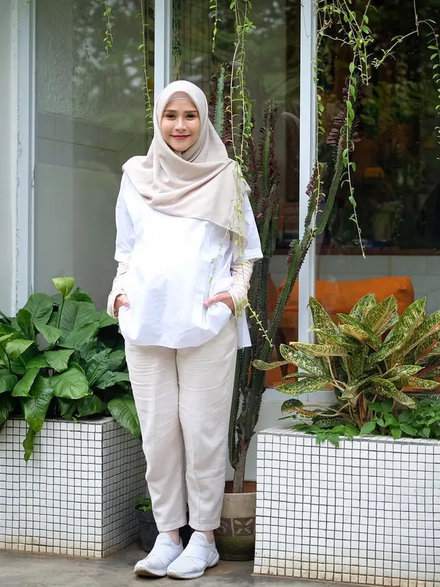 [Bintang] Zaskia Adya Mecca