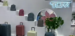 TUMI menghadirkan Mediterranean Escape Pop-Up di Senayan City sebagai bagian dari peluncuran koleksi Spring 2026. Pop-up ini dibuka untuk publik mulai 3 Maret hingga 5 April 2026 di area Promenade Ground Floor, menghadirkan konsep ruang yang terinspirasi suasana pesisir Mediterania. (foto/dok: fimela.com/sitinurarisha)