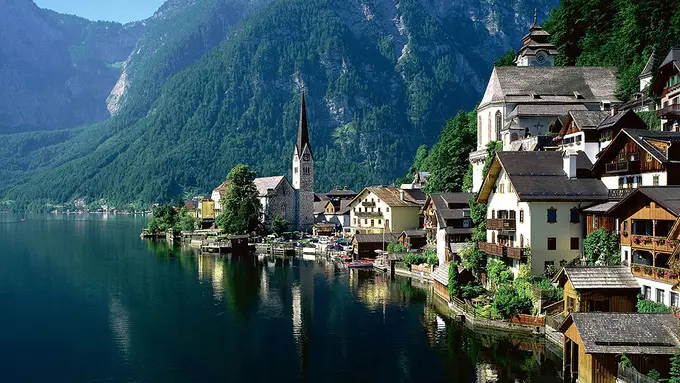 Saking Cantiknya, Cina Buat Replika Kota Eropa Ini