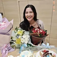 Penampilan Mikha Tambayong saat rayakan ulang tahun ke-31 pancaran kecantikan natural di usia yang baru. [@miktambayong]