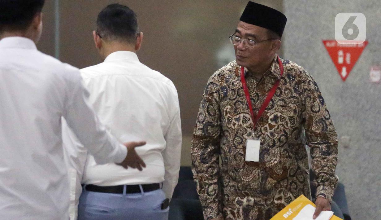 Penasihat Khusus Presiden Bidang Haji, Muhadjir Effendy, sesaat setelah tiba di Gedung Merah Putih Komisi Pemberantasan Korupsi (KPK), Jakarta, Senin (18/5/2026). (Liputan6.com/Helmi Fithriansyah)