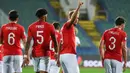 Striker Inggris, Harry Kane, merayakan gol yang dicetaknya ke gawang Bulgaria pada laga Kualifikasi Piala Dunia 2020 di Stadion Vasil Levski, Sofia, Senin (14/10). Bulgaria kalah 0-6 dari Inggris. (AFP/Nikolay Dychinov)