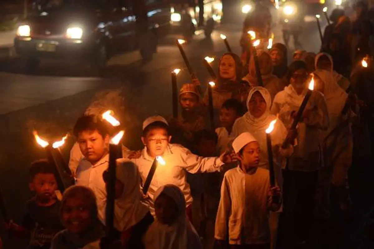 Pawai obor warnai malam pergantian tahun baru islam 1434 H