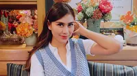 Mengingat kalau syuting memakan waktu yang cukup banyak, untuk itu Syahnaz harus pintar-pintar dalam membagi waktu. Ia masih belum bisa meninggalkan anaknya setiap hari karena berat meninggalkan anak-anaknya. (Instagram/syahnazs)